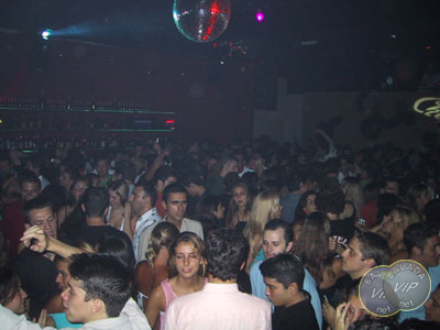 Balada: A PISTA BOMBANDO....